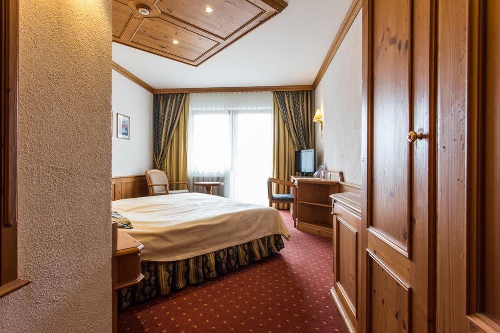 Alte Schmiede Hotel ลอยทัช ภายนอก รูปภาพ