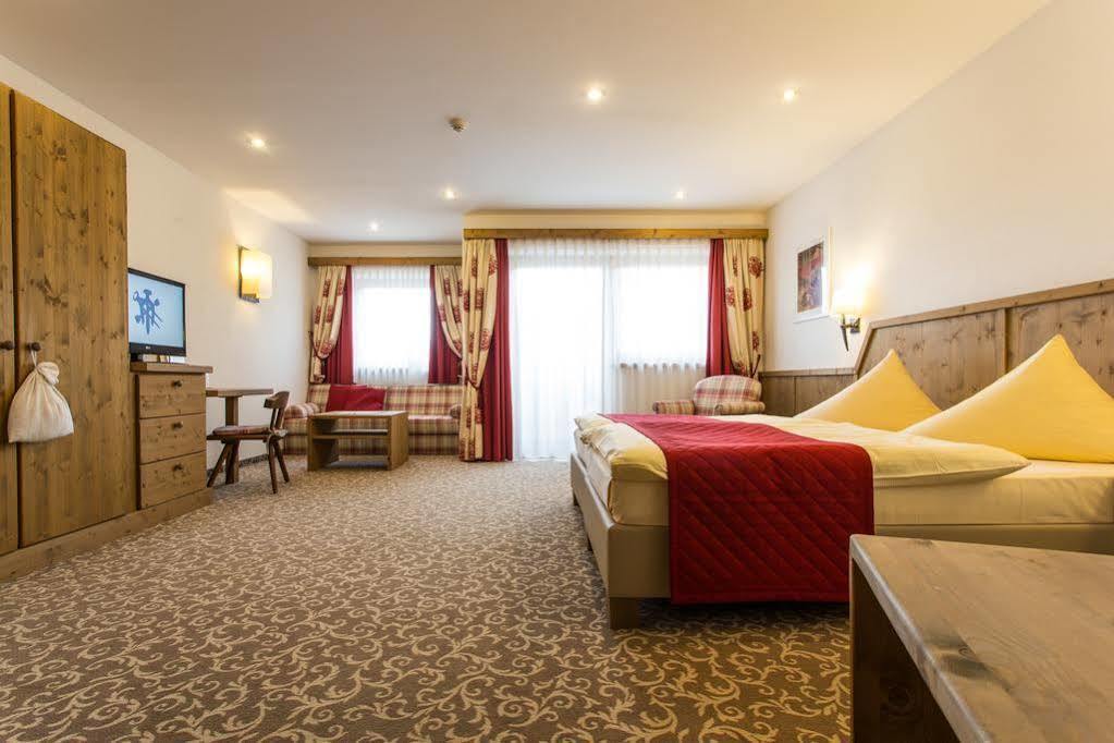 Alte Schmiede Hotel ลอยทัช ภายนอก รูปภาพ